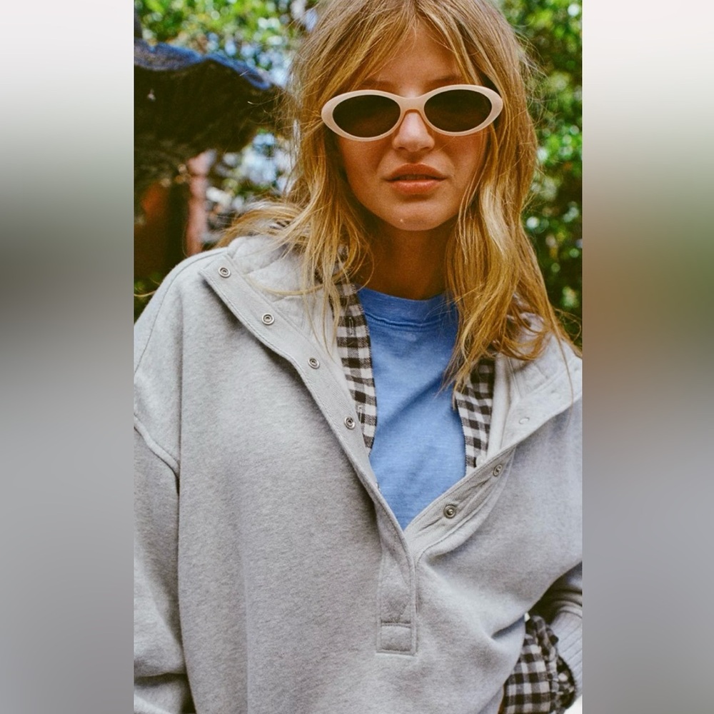 Aerie ‘ Oh Snap! ‘ Heather Gray Sweatshirt